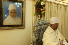 Aqaa Maulaa's Tasweer e ba-jamaal during the Milaad e Maymoon